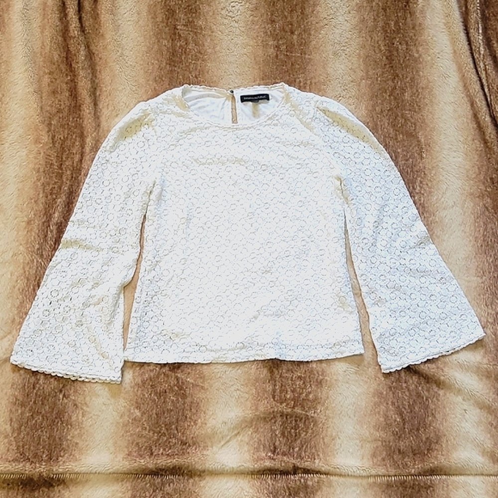 BANANA REPUBLIC White Lace Blouse X-Small Bell Sleeves /Back cutout